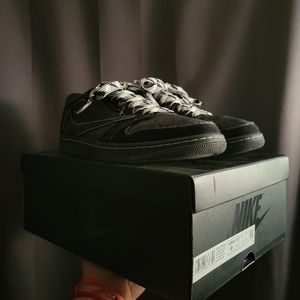 Travis scott black phantom